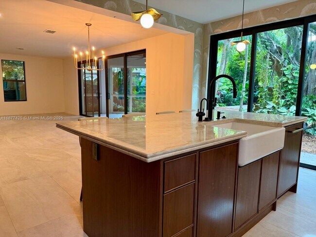 Foto del edificio - 2330 Overbrook St