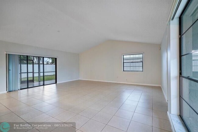 Foto del edificio - 5132 NW 31st St