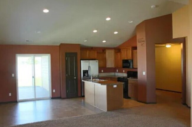 Foto del edificio - 6330 Cornwall St