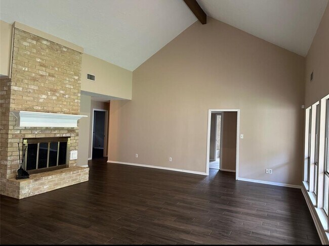 Foto del edificio - 17406 Spicewood Springs Ln