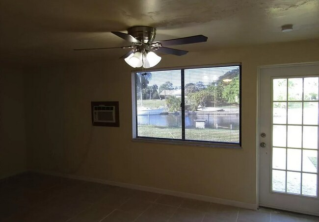 Foto del edificio - 2540 SE 25th Ave