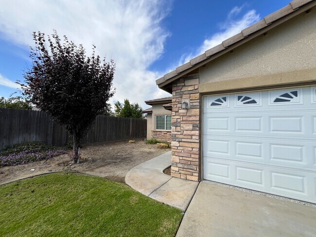 Foto del edificio - 6125 Kendra St