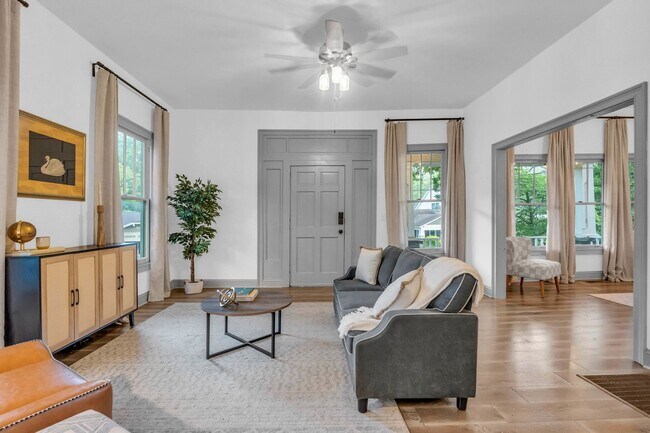 Building Photo - Charming 1920s Gem in the Heart of St. Elm...