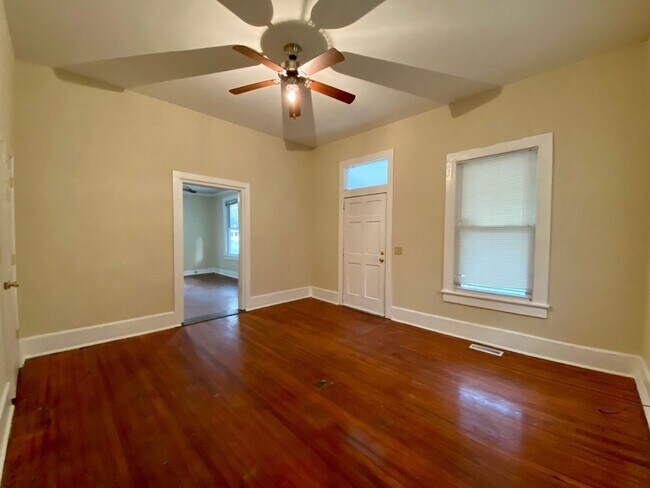 Foto del edificio - JUST REDUCED!  Olympia