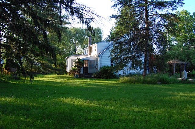 - 140 N Montgomery St