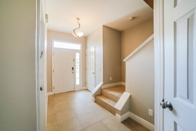 Foto del edificio - 640 Vallance Way NE