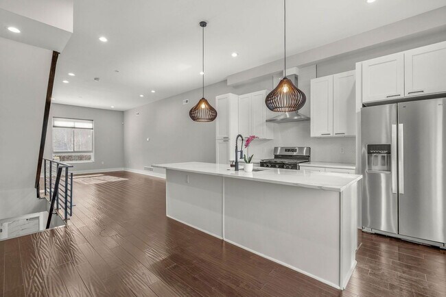 Foto del edificio - 1645 W Cabot St