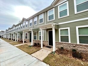 Building Photo - 137 Villa Ln