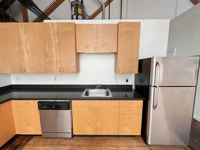 Foto del edificio - 1148 E 18th St