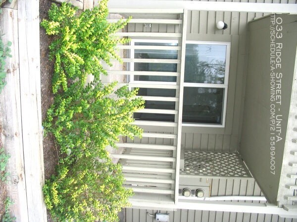 Building Photo - 1033 Ridge St