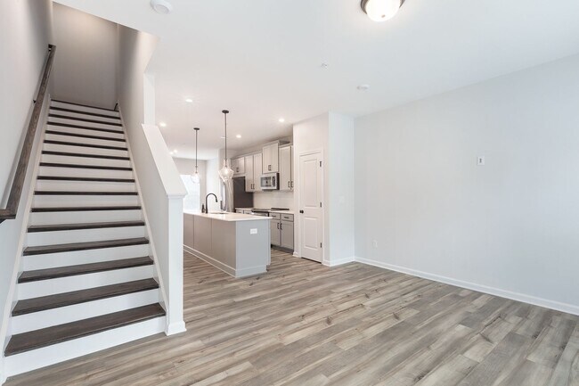 Foto del edificio - Recently Built 3/3.5 Townhome w/ City Views and Two Car Garage