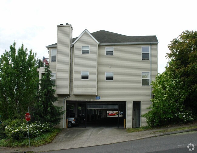 Foto del edificio - Hoodview Apartments