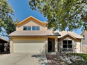 Building Photo - 8011 Manderly Pl