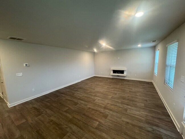 Foto del edificio - 705 Windstream Dr