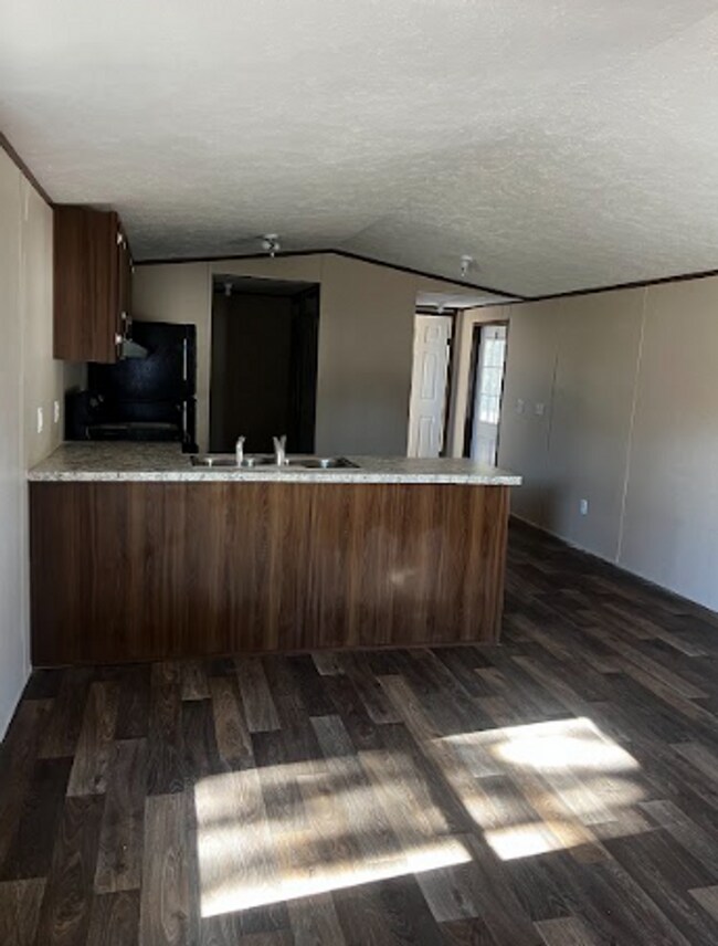 Foto del edificio - BRAND NEW HOME! 2/2 Available December 11