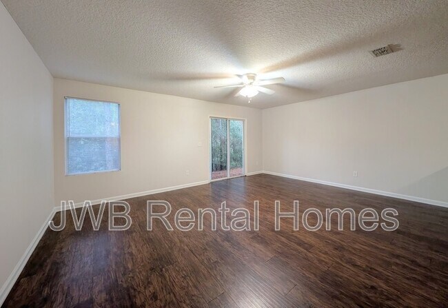 Foto del edificio - 7147 Timmerman Ln