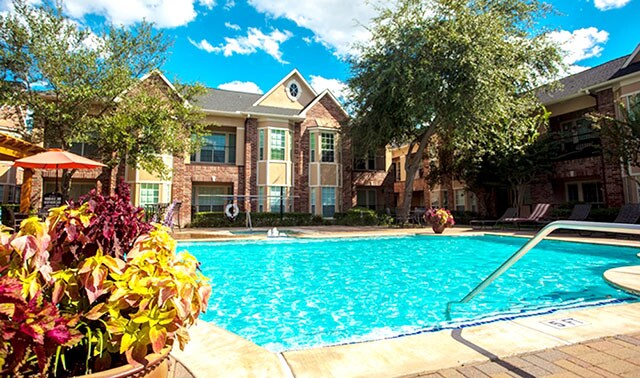 Building Photo - 15885 Memorial Dr