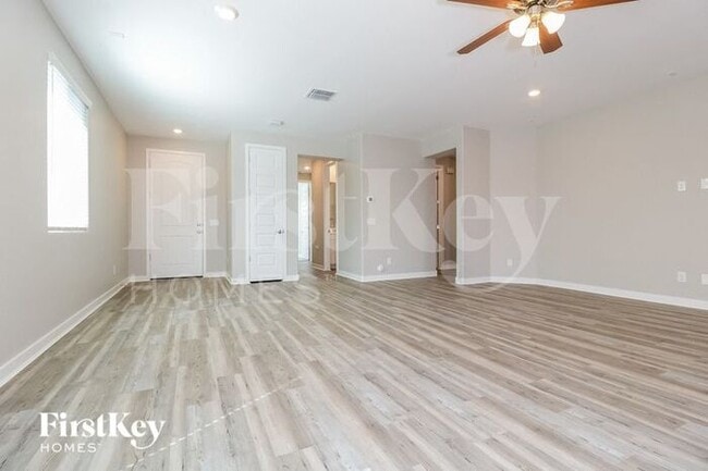 Foto del edificio - 16561 W Alameda Rd