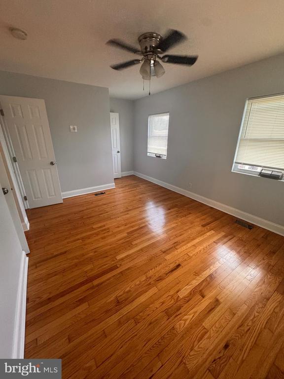 Building Photo - 5200 Ready Ave