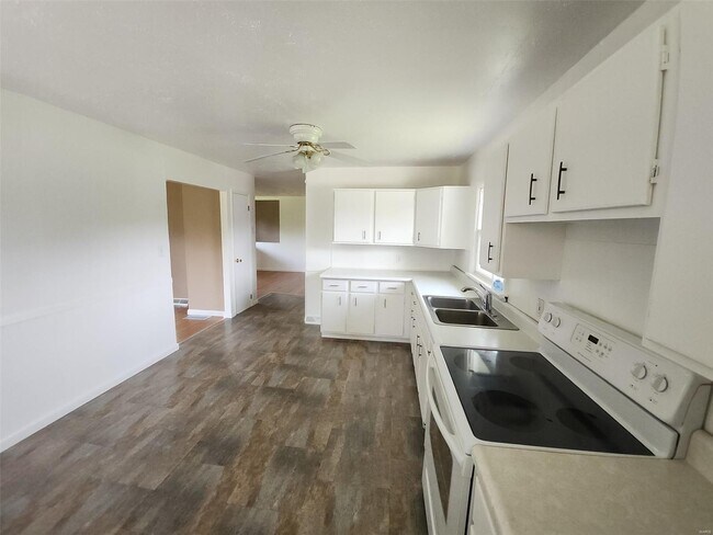 Building Photo - 2915 Spring Forest Rd