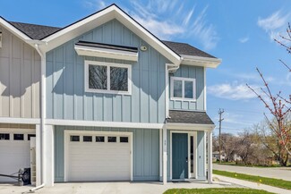 Building Photo - 45 8th Ave W