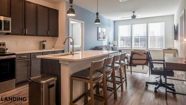 Foto del edificio - 4670 Merchants Park Cir