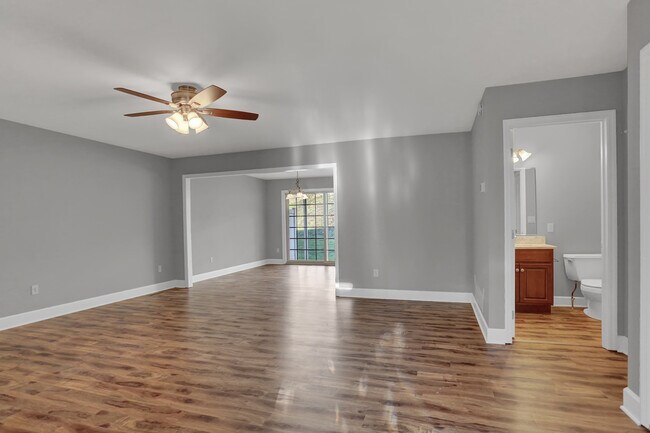 Building Photo - 12 Lismore Pl