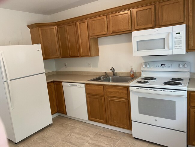 Foto del edificio - 626 Prosperity Farms Rd