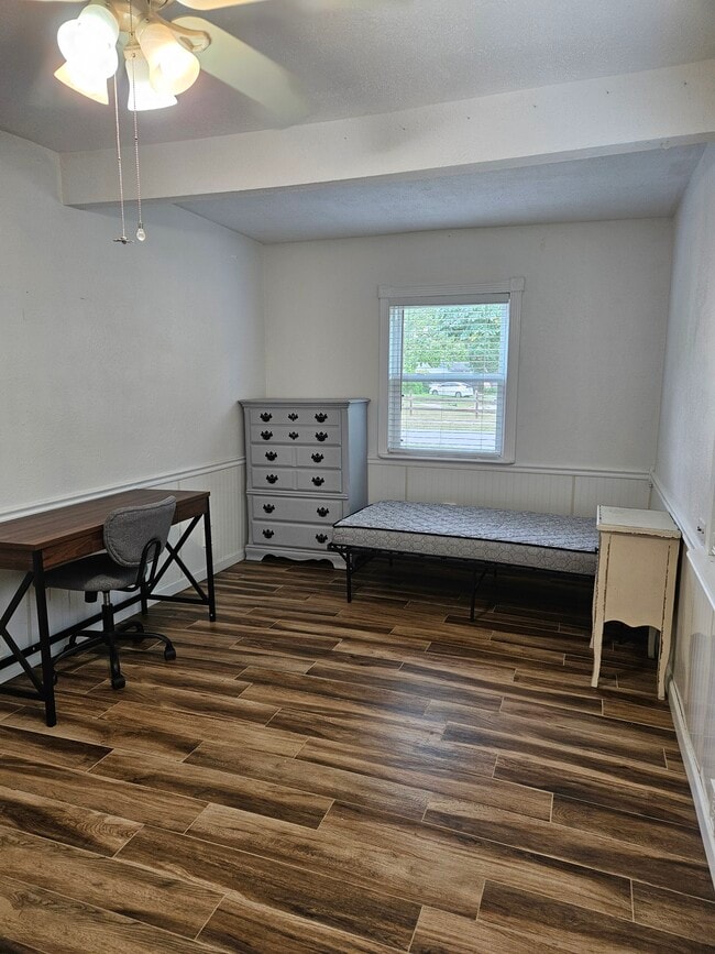 Building Photo - 5058 Seminole Ave Building Photo - 5058 Seminole Ave