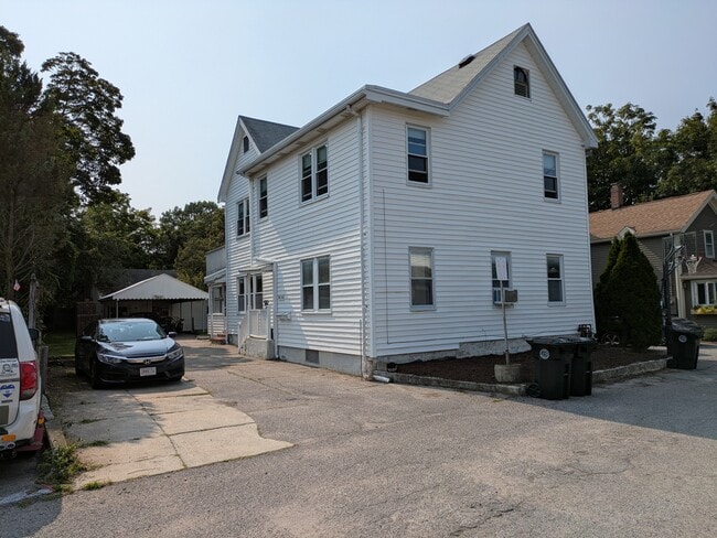 Building Photo - 22 Lyons Ct