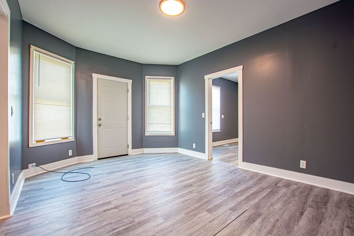 Foto principal - 2523 Ames Ave