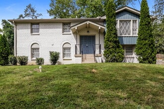 Building Photo - 121 Lakeside Park Dr