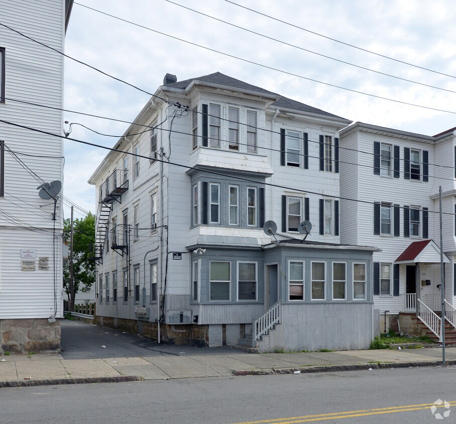 Primary Photo - 235 Sawyer St