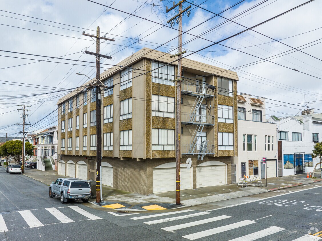 Primary Photo - 4th Avenue Apartments