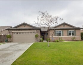 Building Photo - 12319 Maclure Dr