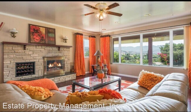 Foto del edificio - 3 br, 2 bath House - 720 Elsinore Drive