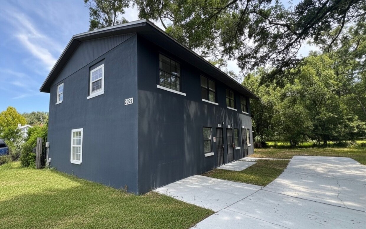 Foto principal - Affordable Ground-Floor Unit with Great Ci...