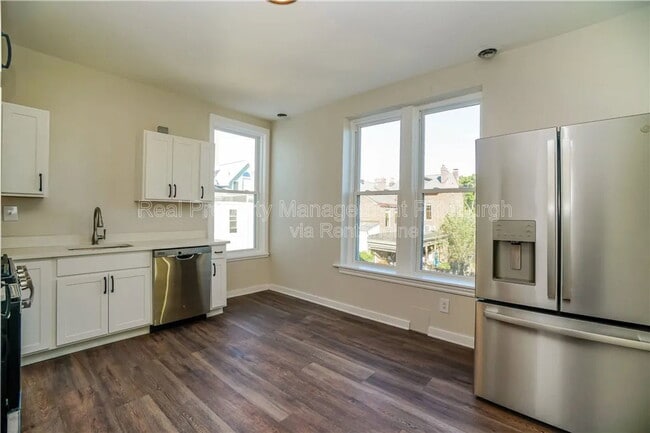 Building Photo - 2123 Sidney St