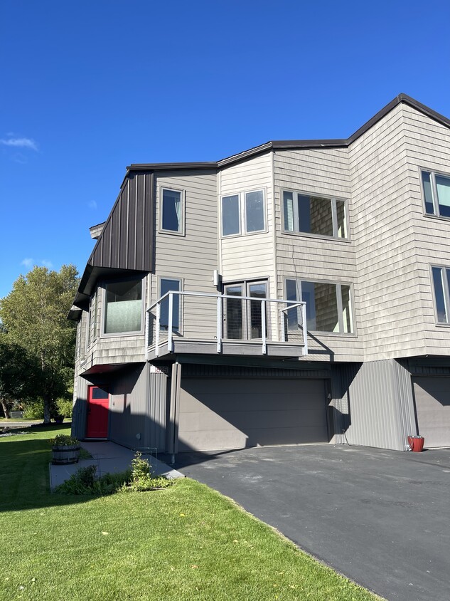 1825 W 15th Avenue - 1825 W 15th Ave