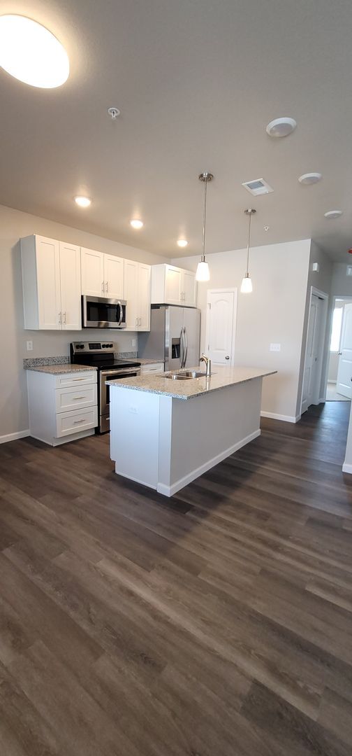 Building Photo - 1611 Richard Martin Dr