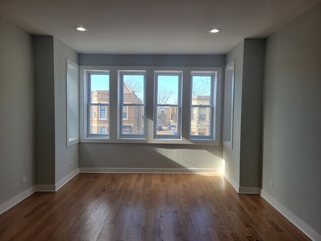 Foto del edificio - 6647 S St Lawrence Ave