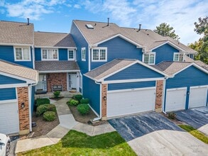 Building Photo - 615 W Parkside Dr