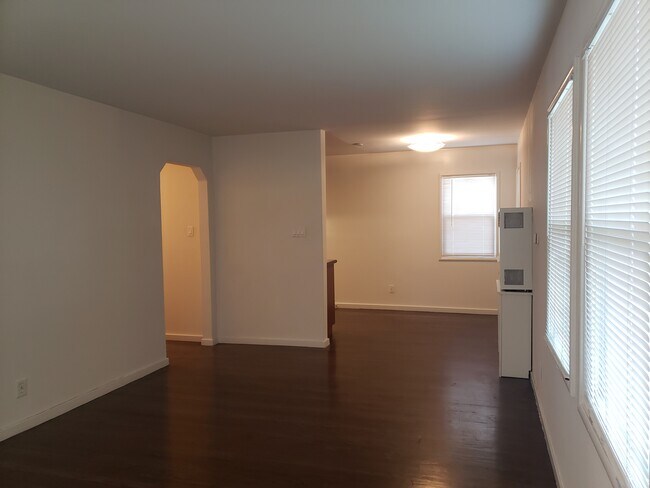 Living Area - 1815 Broadway
