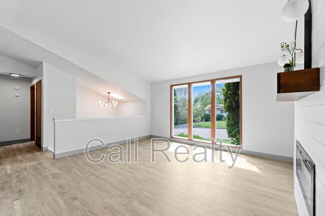 Foto del edificio - 1306 N Van Marter Rd