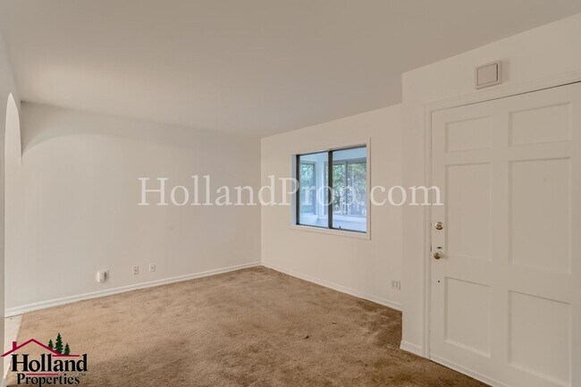 Building Photo - Charming Single Level 2 Bed 1 Bath Portlan...
