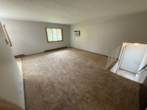 Building Photo - 716 Great Plains Ct