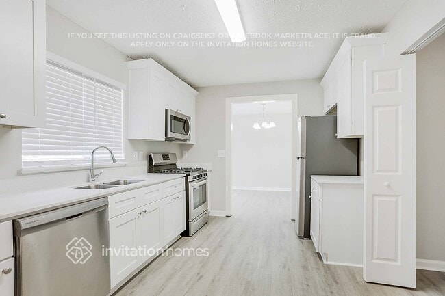 Building Photo - 6563 Eastbriar Dr