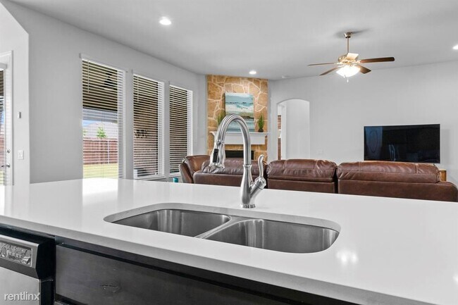 Building Photo - 4 br, 2 bath House - 2560 Perdenales Drive