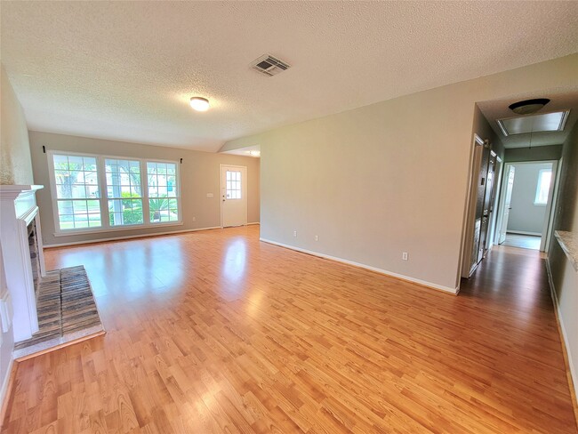 Foto del edificio - 3610 Bartons Ln