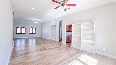 Building Photo - 6303 Lugary Dr